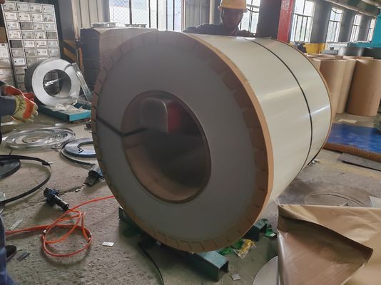comprare 1250 mm bobina in acciaio colorato pre-tinto con 180 ‰ 320 MPa resistenza al rendimento e PE / SMP / HDP / PVDF rivestimento per pannelli esterni online manufacture