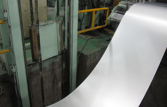 comprare Coil di acciaio galvanizzato incrostato di zinco 914 ∼1250 mm con 40 ∼275 g/m2 Rivestimento per apparecchiature, costruzioni e usi industriali online manufacture