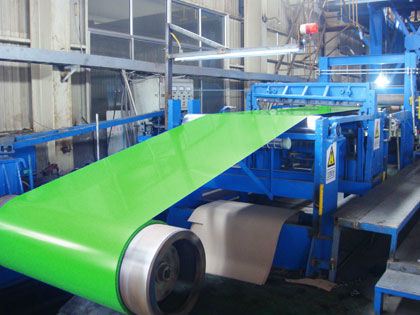 comprare GB/T 12754 Coil di acciaio colorato pre-tinto con rivestimento in poliestere SMP per tetti e pannelli di costruzione online manufacture