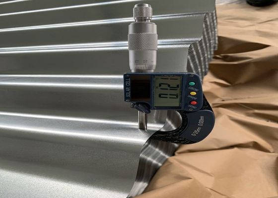 comprare Lamiera ondulata zincata SGCH a spangle regolare con larghezza effettiva di 650 mm e rivestimento di zinco da 60-275 g/m² online manufacture