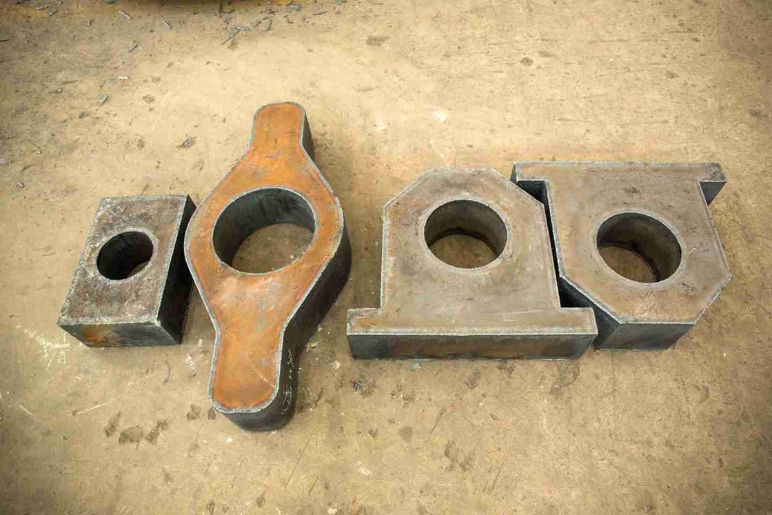 Macchine CNC per il taglio a laser Fabbricazione di lamiere di acciaio Standard ASTM / GB / JIS per macchine per la lavorazione dei metalli