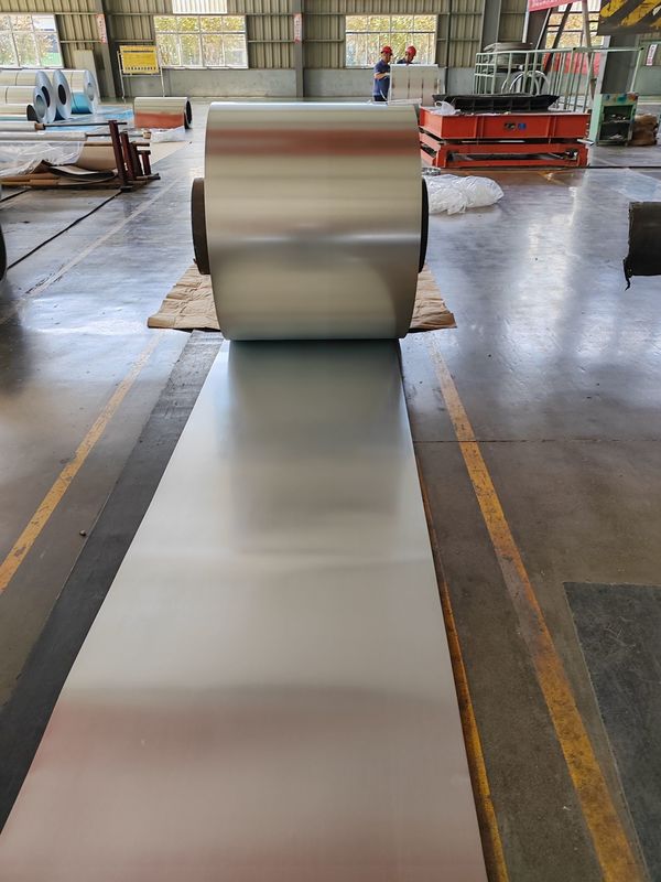 2.0 mm bobina di acciaio galvanizzato Z275 con bordo a fessura per uso industriale e edile durevole