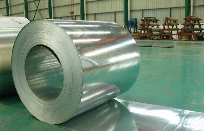 Bobina di lamiera d'acciaio zincata a caldo industriale con ID bobina 508 / 610mm, resistenza allo snervamento 195–420 MPa e spessore 0,09–3,8 mm