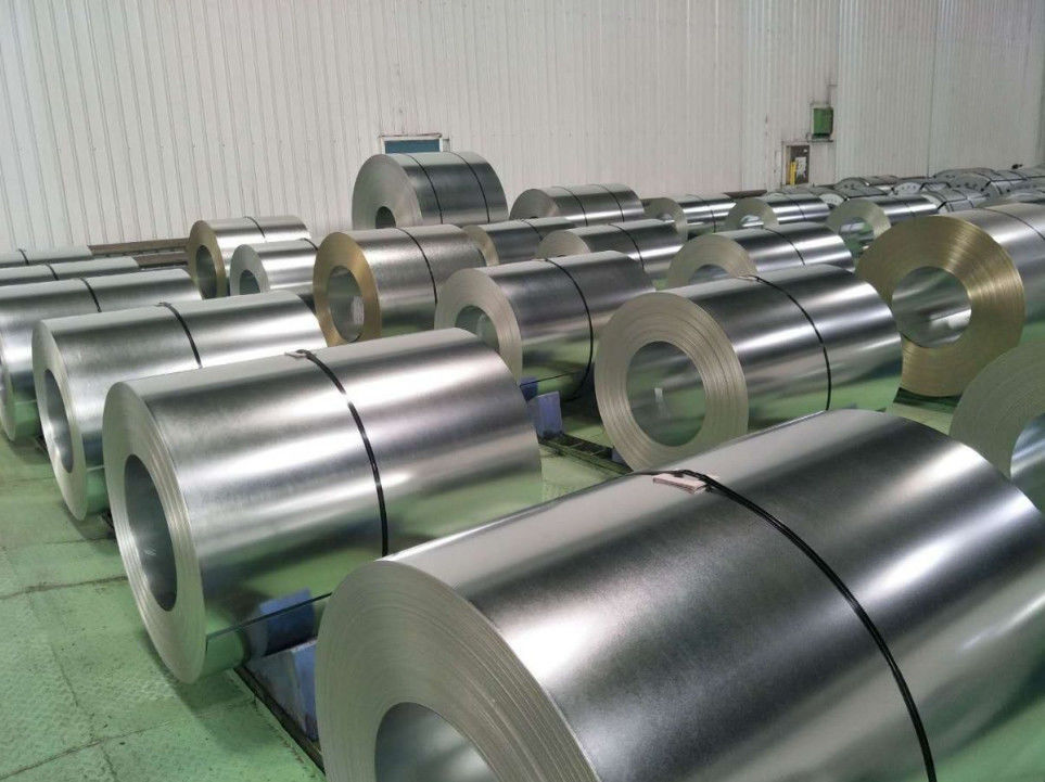 0.09?? 3.8 mm bobina di acciaio galvanizzato a caldo Z60?? Z275 con larghezza 1000?? 1250 mm e resistenza alla trazione 270?? 500 MPa per applicazioni industriali