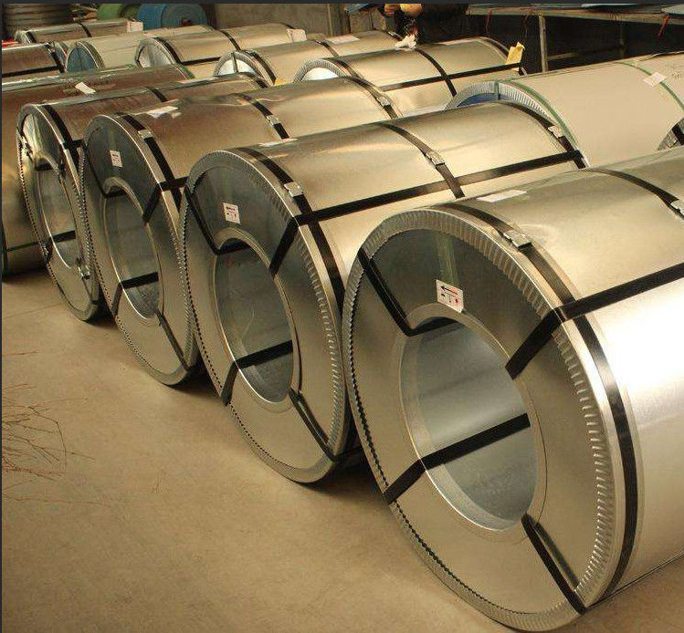 Bobina di acciaio zincato a caldo Z60–Z275, adatta alla navigazione, con larghezza 1000–1250 mm per fabbricazione industriale e fornitura per esportazione