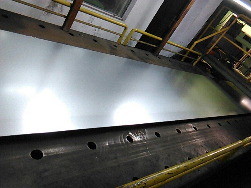 Lamiera di acciaio zincato a caldo SGCC a grande scintillazione Z40–Z275 da 0,15–3,8 mm JIS G3302 per formatura di tubi e applicazioni strutturali