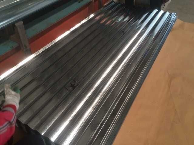 Carta di copertura galvanizzata ondulata SGCC con rivestimento in zinco da 60 ‰ 275 g/m2 e profilo ondulato da 76 mm per rivestimenti di tetto e pareti