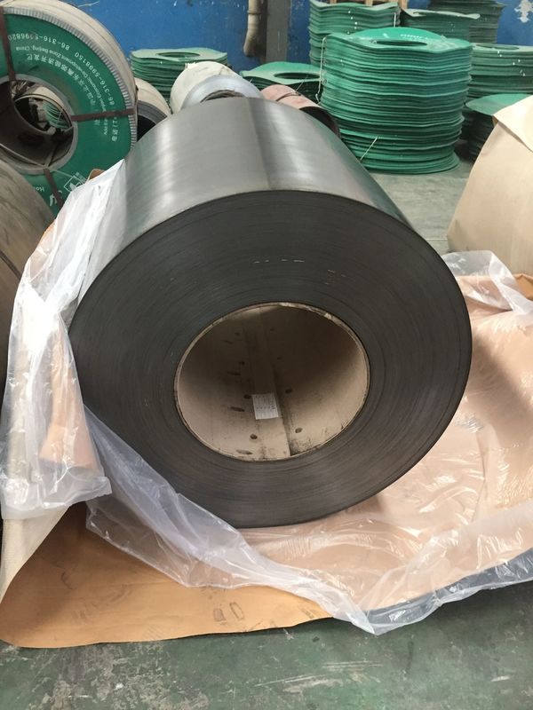 0.70 ≈ 1.50 mm Striscia di acciaio laminata a freddo ricoperta di acciaio nero annodato continuo per tubi di saldatura, canali C, cerchi di acciaio e applicazioni di raffreddamento