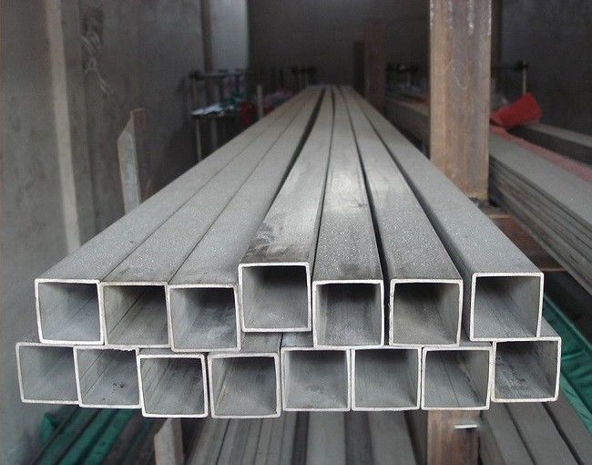 Tubo in acciaio saldato ERW zincato o oliato rettangolare rotondo quadrato per applicazioni strutturali e industriali
