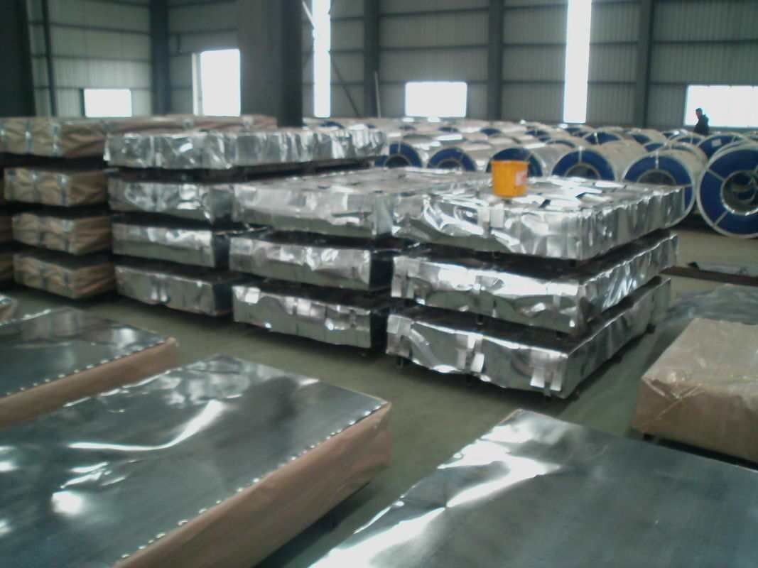 JIS SGCC / SGCH / G550 Lastra galvanizzata ondulata per tetti e pareti di costruzione