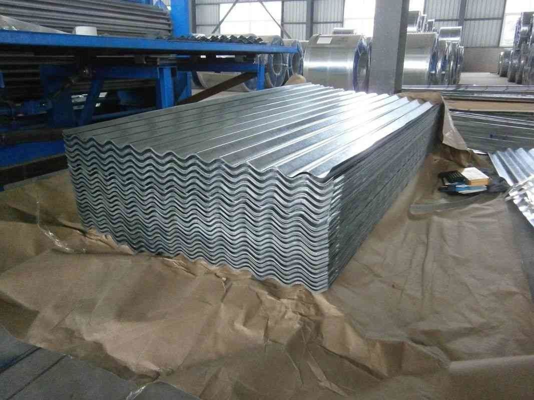 G550 Lastra galvanizzata ondulata con rivestimento in zinco da 40 ‰ 275 g/m2 e larghezza effettiva da 1050 mm per sistemi di tetto e pareti