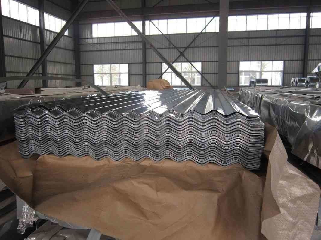 G550 Lastra galvanizzata ondulata con rivestimento in zinco da 40 ‰ 275 g/m2 e larghezza effettiva da 1050 mm per sistemi di tetto e pareti