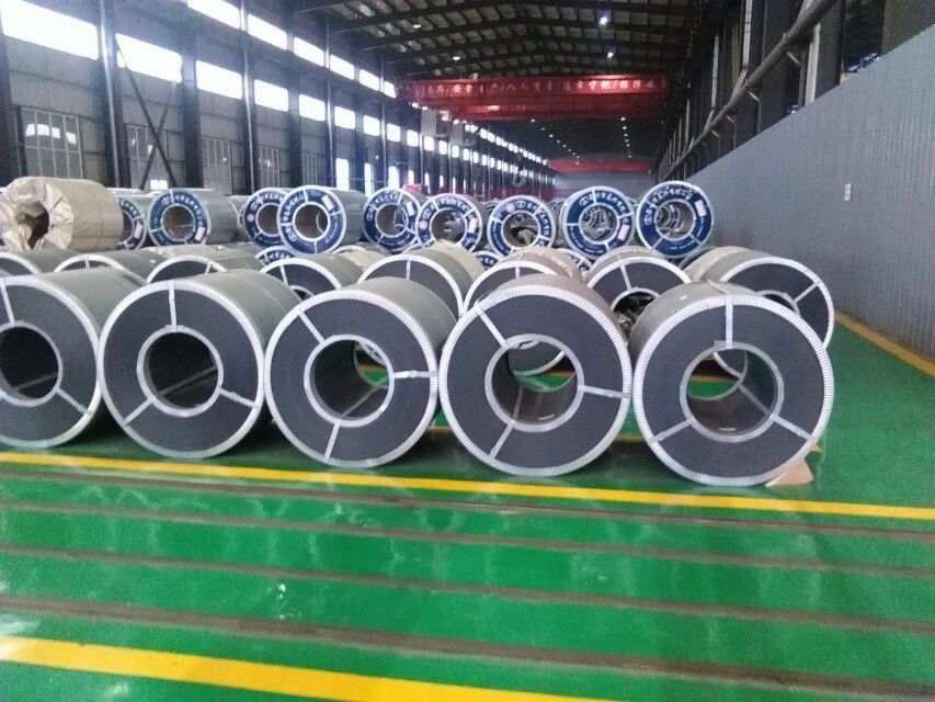 Bobina in acciaio laminato a freddo con imbutitura profonda da 0,15–3,0 mm DC03 DC04 SPCC con larghezza 750–1250 mm per pannelli industriali e applicazioni di formatura