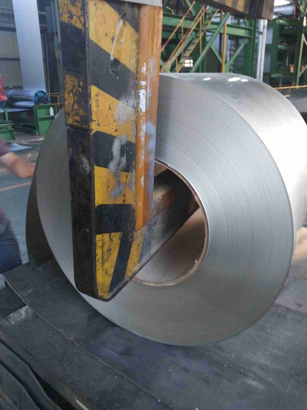 Bobina di acciaio zincato a caldo con grande scintillio Z60-Z275 con gradi commerciali morbidi per l'edilizia e la lavorazione di lamiere