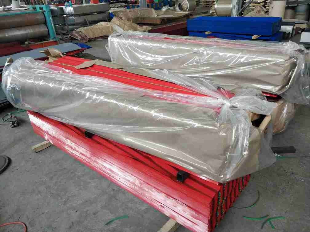 Utilizzo strutturale Matt Finish Lastre di tetto in acciaio ondulato per tetti e rivestimenti murali