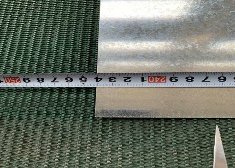 0.3?? 3.0 mm Largo spangolo in caldo lamina di acciaio galvanizzato 35?? 1250 mm Larghezza per le applicazioni di rivestimento delle pareti esterne
