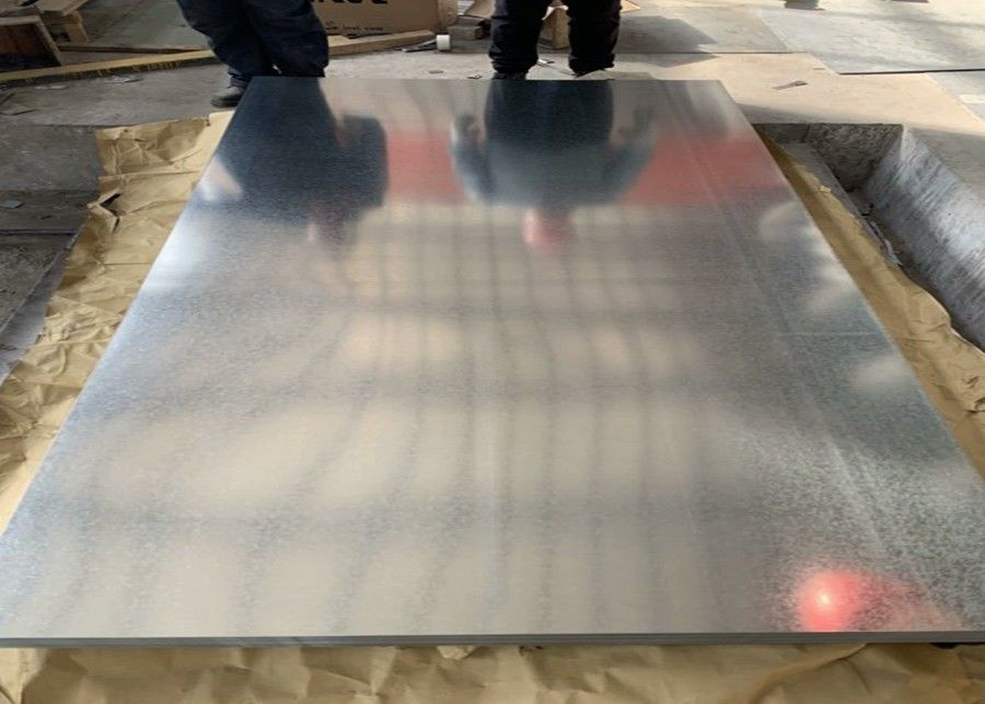 0.15·3.8mm Z275 lamiera di acciaio galvanizzato a caldo Spangle regolare SGCC DX51D per contenitori e applicazioni di costruzione