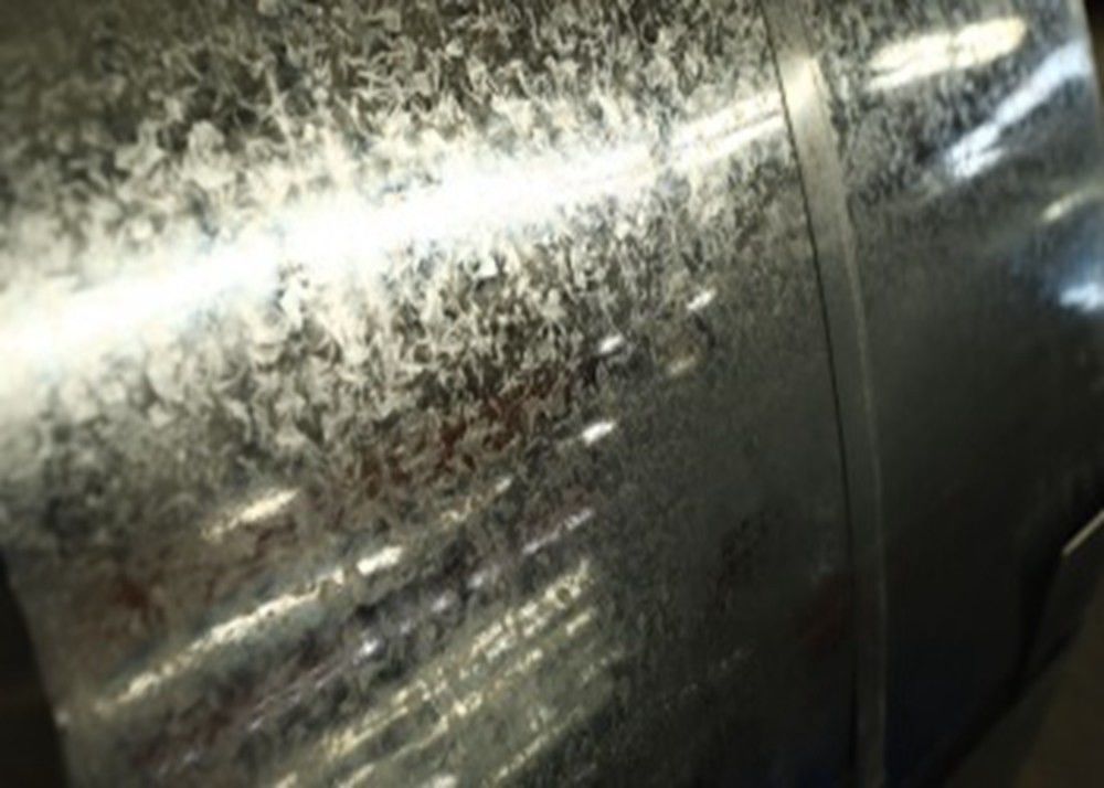 Normal Spangle Oiled JIS G3302 Hot Dip Galvanized Steel Coil con larghezza 35 ̊1250 mm per pannelli di mobili e lavorazione di fogli