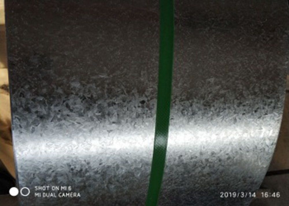 Normal Spangle Oiled JIS G3302 Hot Dip Galvanized Steel Coil con larghezza 35 ̊1250 mm per pannelli di mobili e lavorazione di fogli