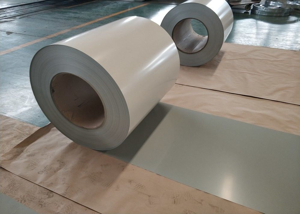 750×1250 mm bobine di acciaio colorate pre-tinte con rivestimento in zinco Z60×Z275 per applicazioni di copertura e costruzione