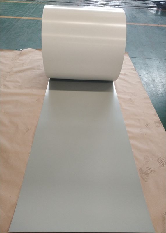 PPGI JIS G3312 Acciaio Preverniciato Colorato con Larghezza 1000mm e Rivestimento Superiore 10-20µm per Pannelli di Copertura e Edilizia
