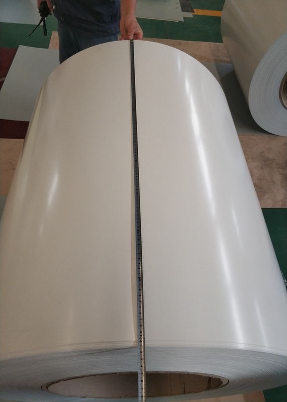 PPGI JIS G3312 Acciaio Preverniciato Colorato con Larghezza 1000mm e Rivestimento Superiore 10-20µm per Pannelli di Copertura e Edilizia