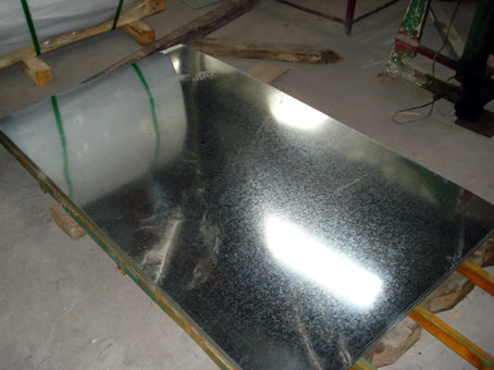 Lamiera di acciaio zincato a caldo SGCC Z40–Z275 con spessore da 0,15–3,8 mm secondo JIS G3302 per applicazioni edili e industriali